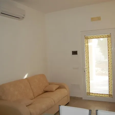 Дом отдыха Marianna Остуни